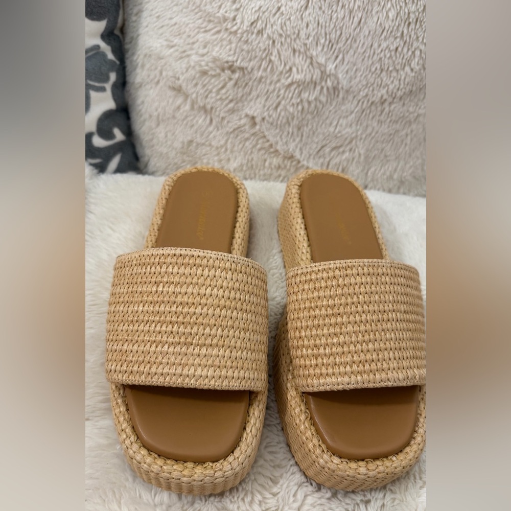 Women's Tan Slide Sandals
